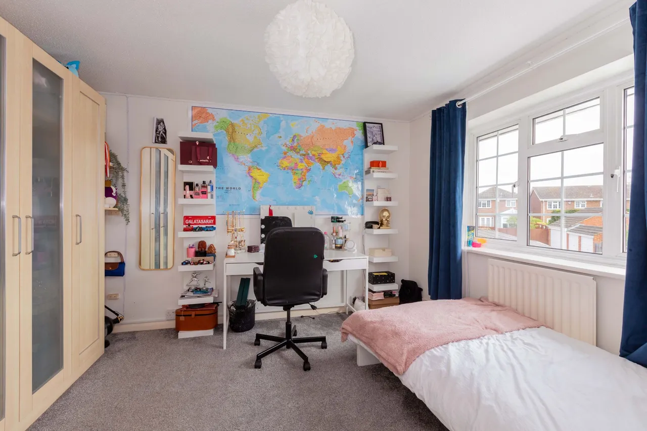 Dorchester Close, Cranbrook Drive, Maidenhead, Berkshire, photo 12