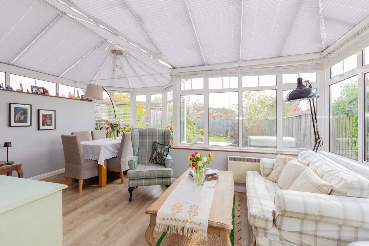 Dorchester Close, Cranbrook Drive, Maidenhead, Berkshire, photo 4