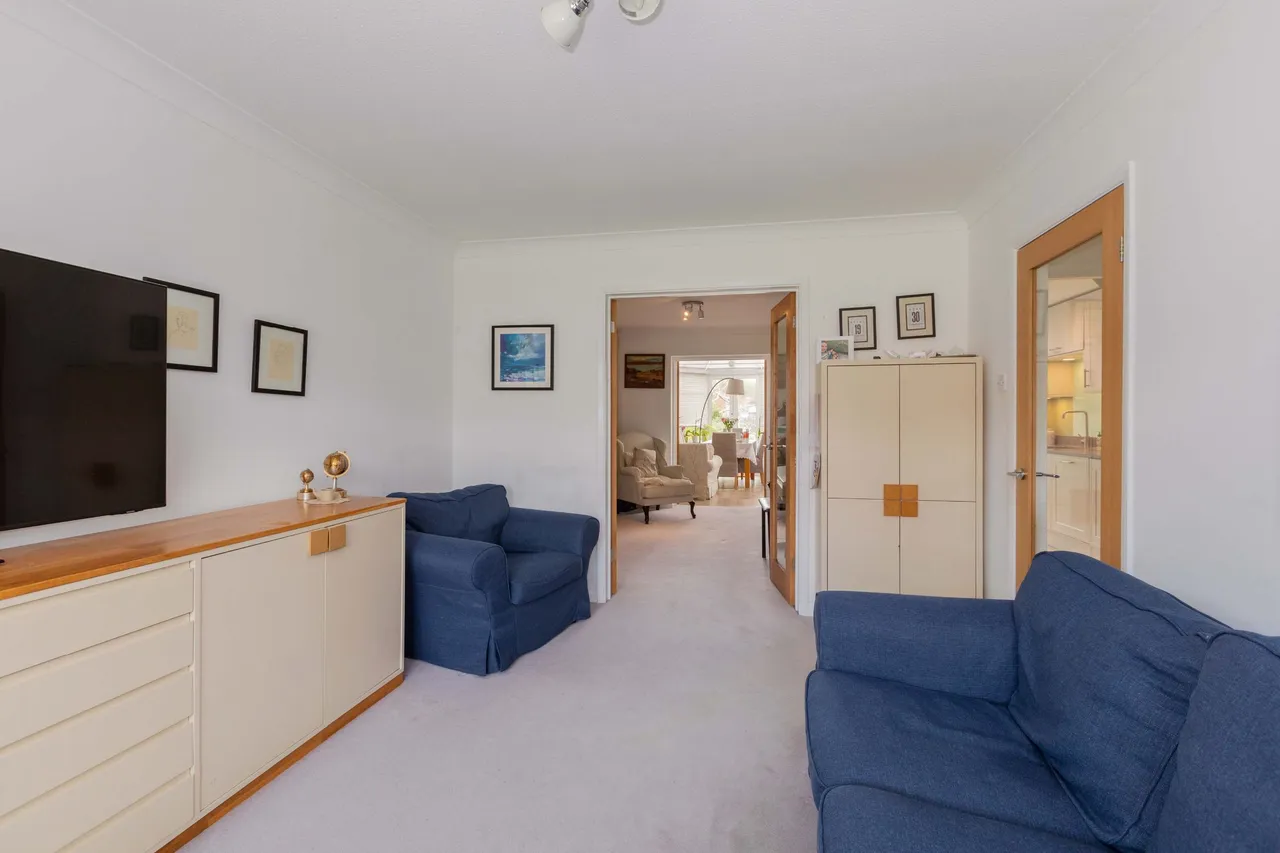 Dorchester Close, Cranbrook Drive, Maidenhead, Berkshire, photo 7