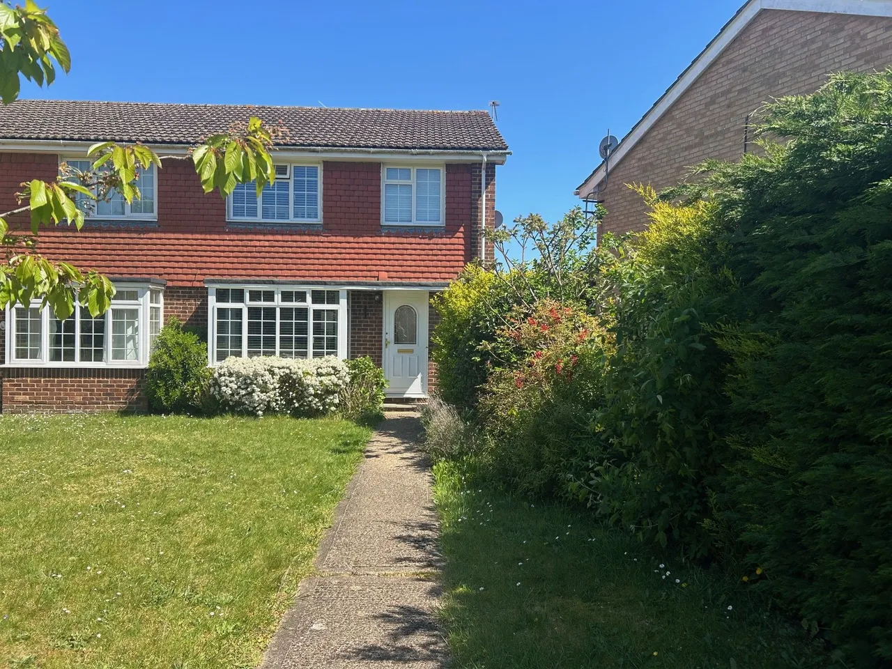 Dorchester Close, Cranbrook Drive, Maidenhead, Berkshire, photo 2