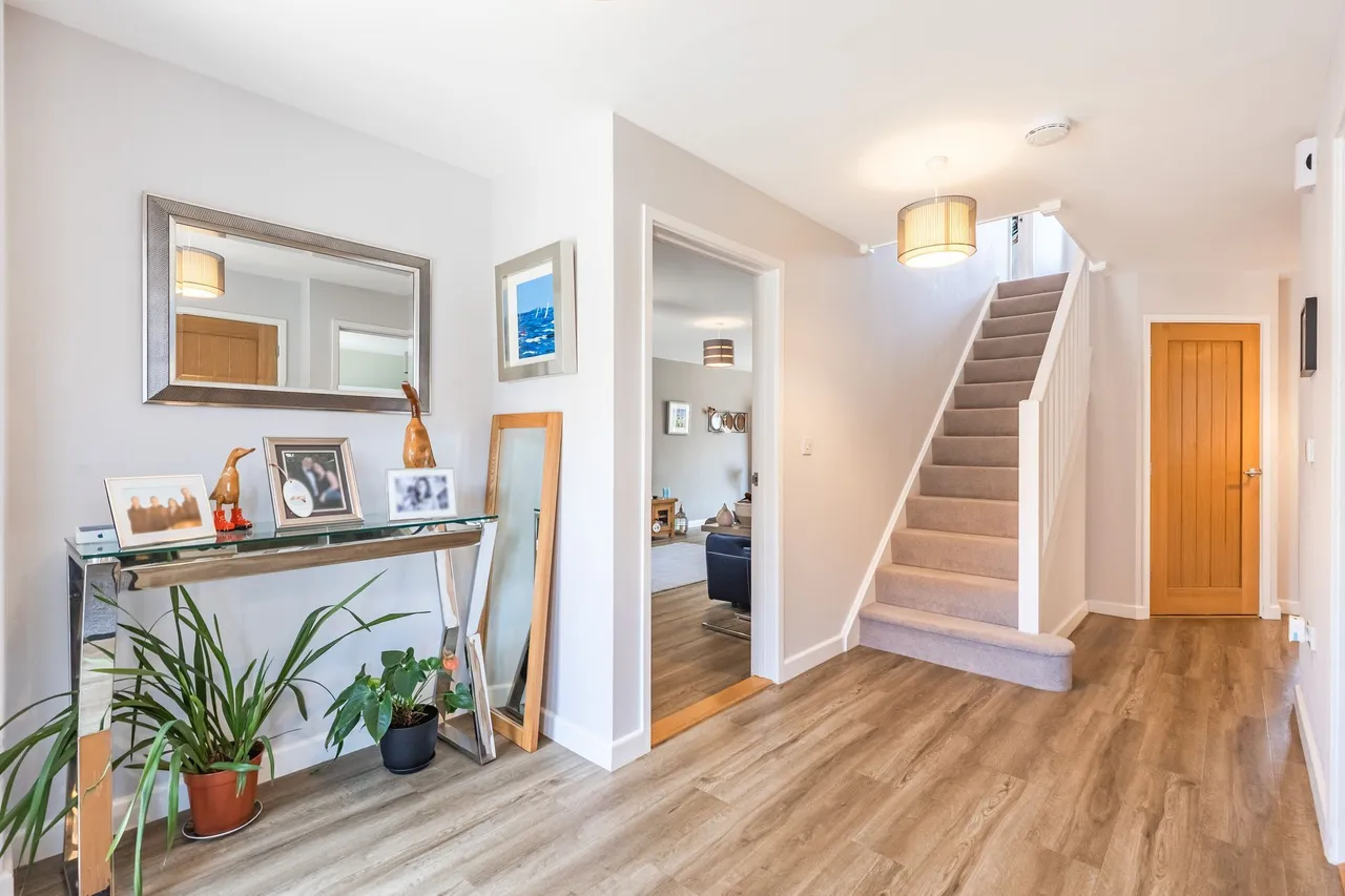 Beautifully Presented Four Bedroom Ho, photo 10