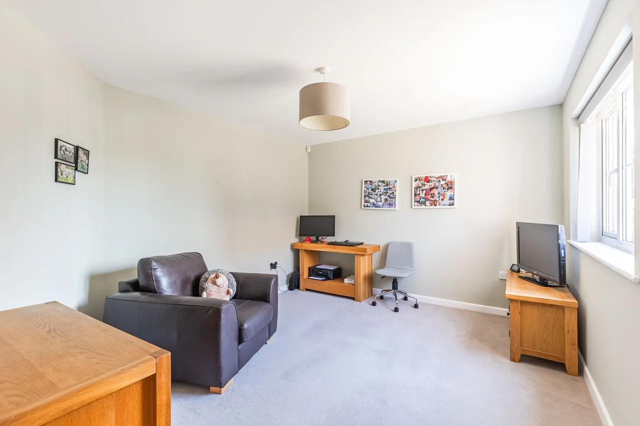 Beautifully Presented Four Bedroom Ho, photo 9