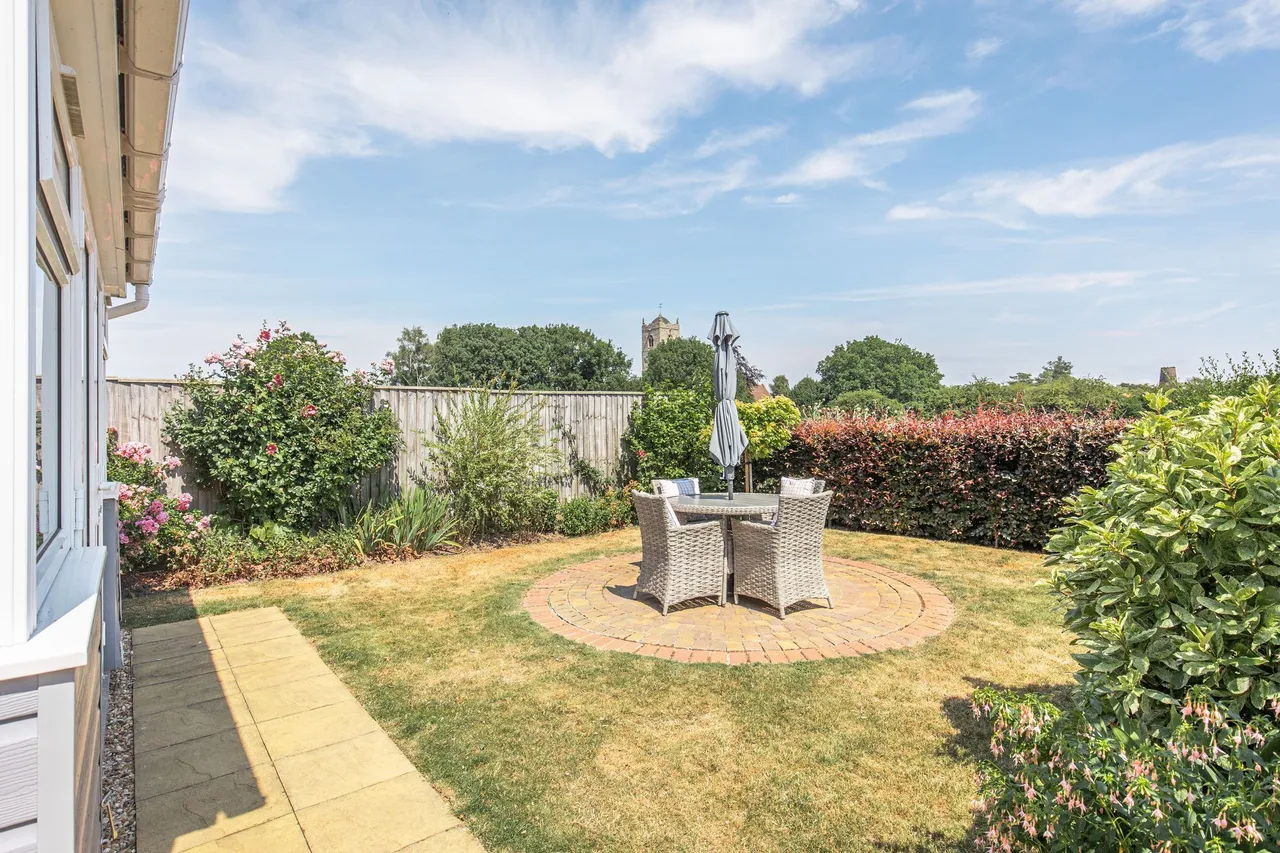 Beautifully Presented Four Bedroom Ho, photo 18
