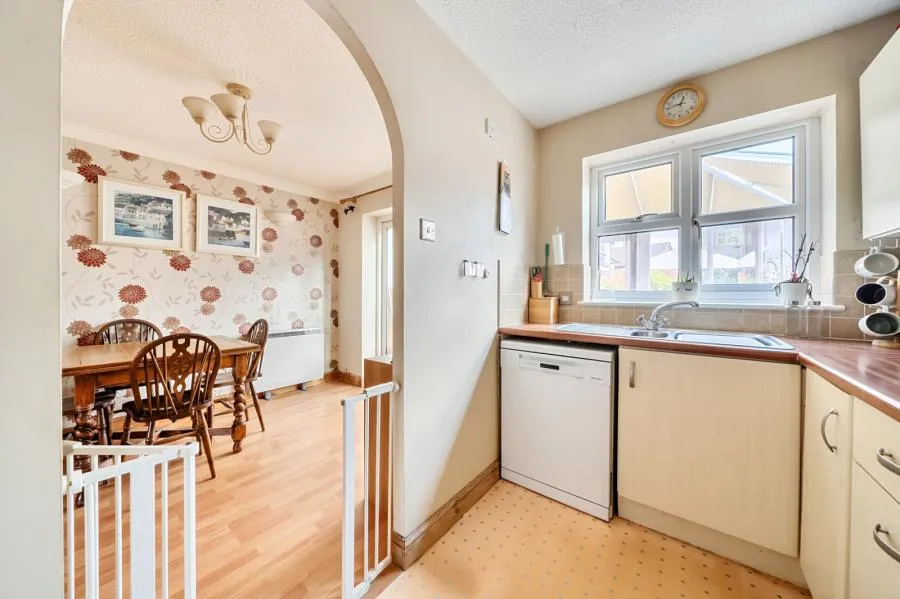 Meadow Close, Compton, RG20, photo 9