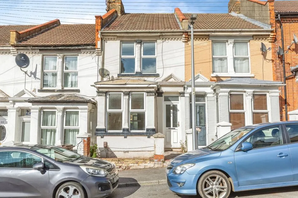 3 bed house for sale — Foord Street, Rochester, Kent, ME1