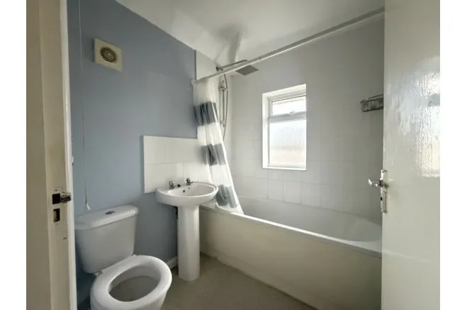 Manor Road, Loughborough, photo 8