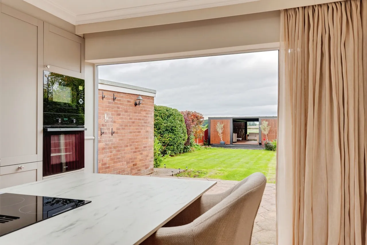 Arklow Drive, Hale Village, L24, photo 14