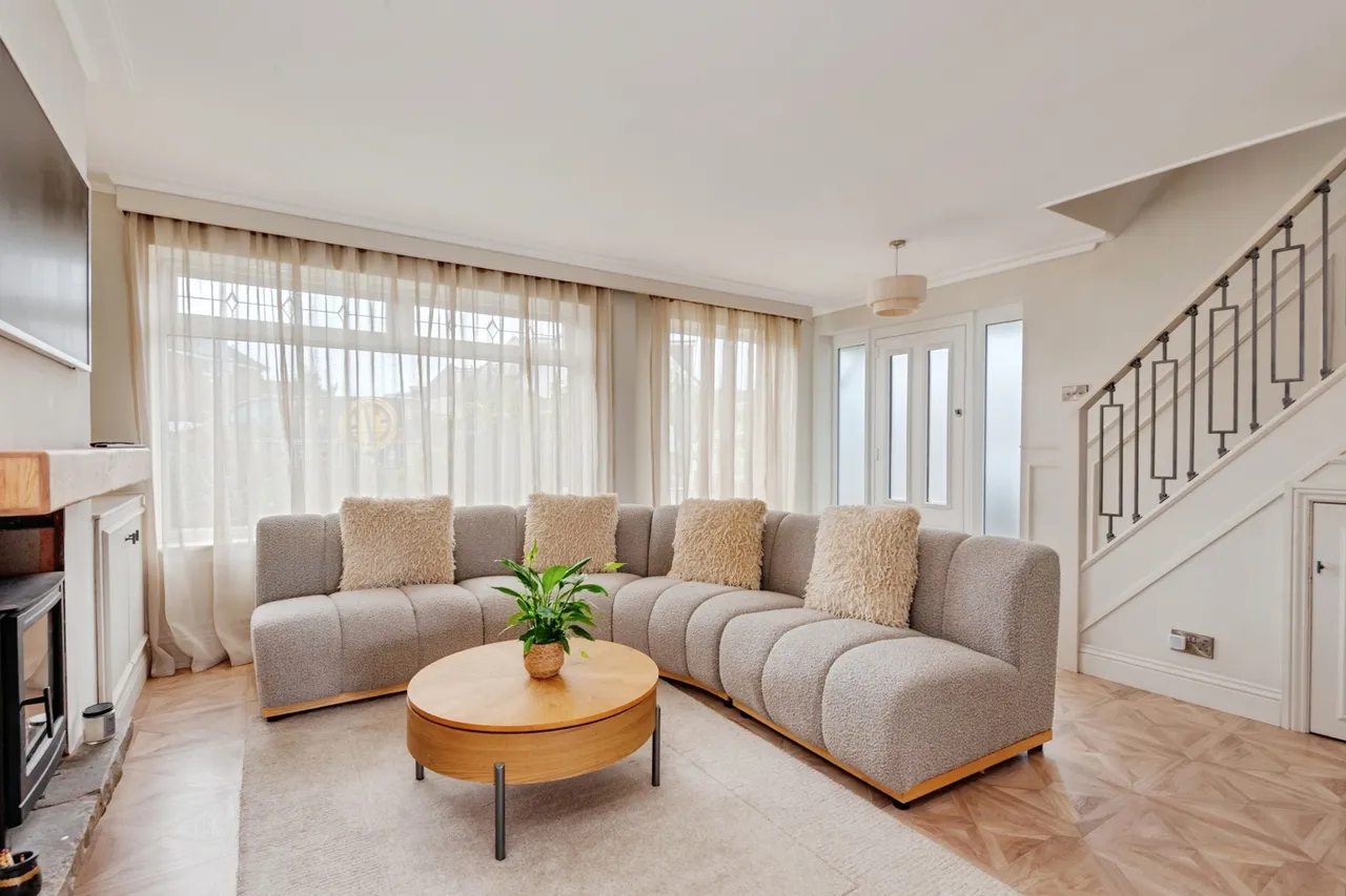 Arklow Drive, Hale Village, L24, photo 5