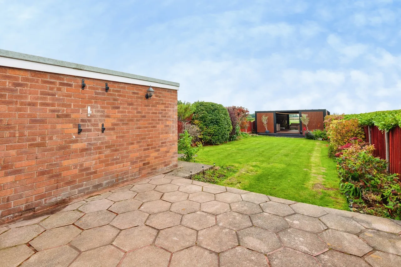 Arklow Drive, Hale Village, L24, photo 33