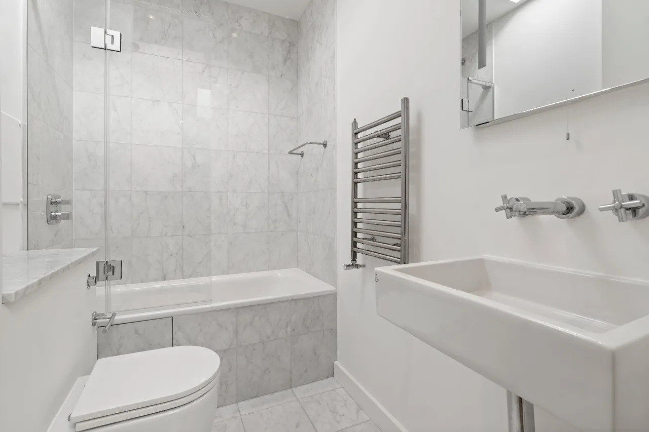 Pembroke Gardens Close, London, W8, photo 15