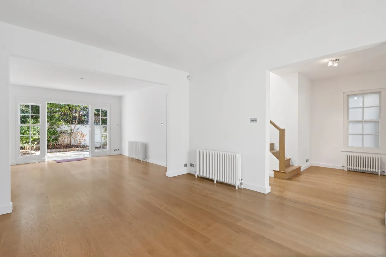 Pembroke Gardens Close, London, W8, photo 2