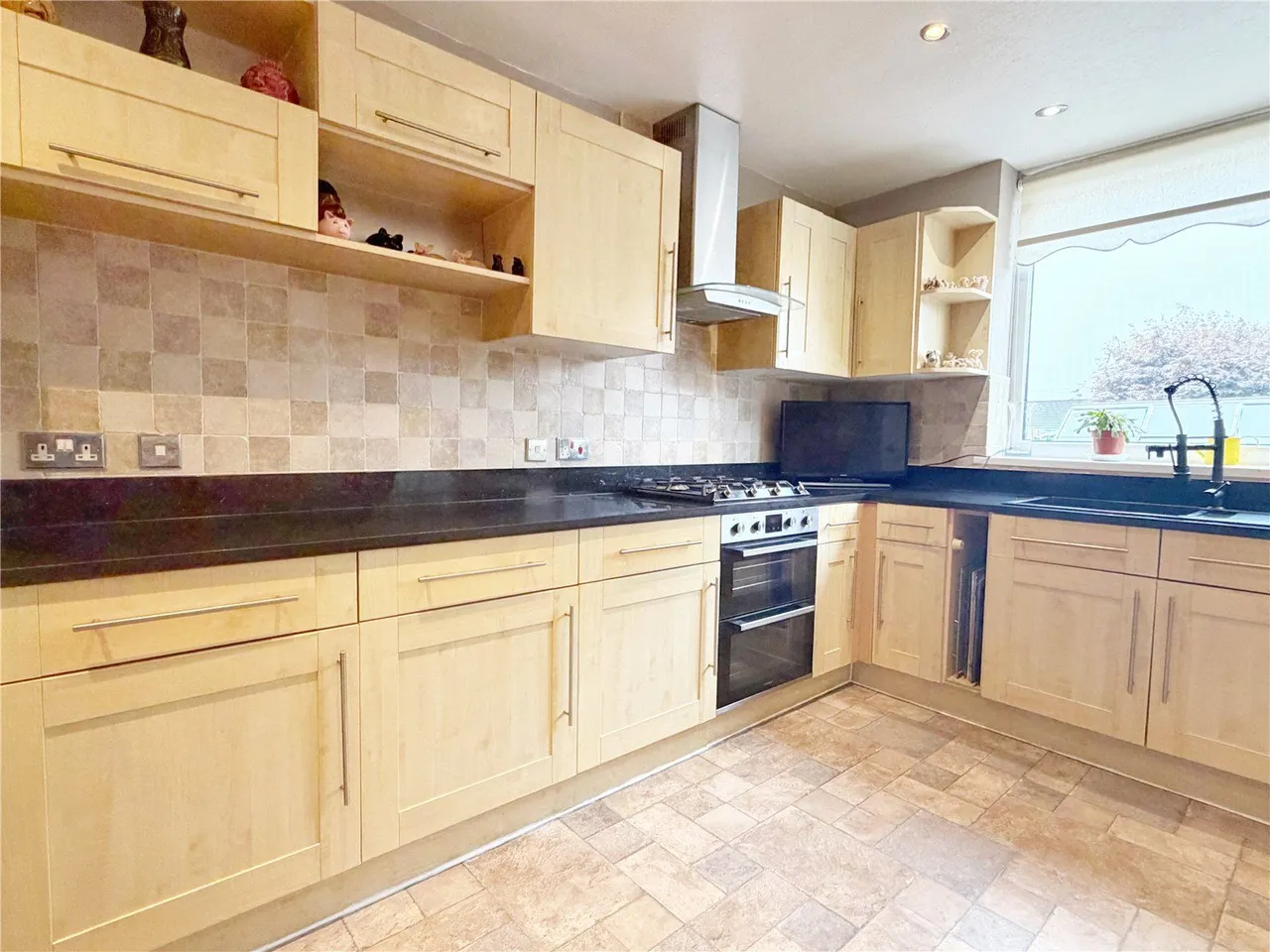 Glamis Avenue, Hopwood, OL10, photo 13