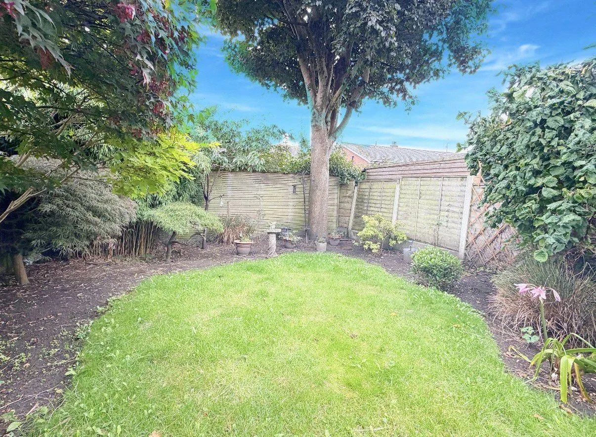 Glamis Avenue, Hopwood, OL10, photo 20