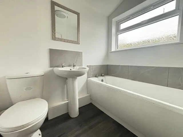 Marlborough Road, Kirkby-In-Ashfield, NG17, photo 6