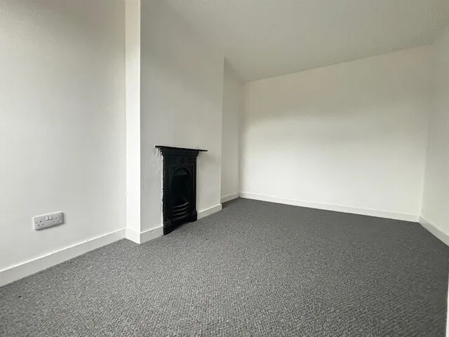 Marlborough Road, Kirkby-In-Ashfield, NG17, photo 9