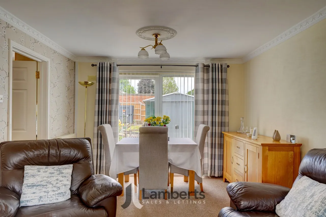 8 Stanley Close, Redditch, photo 4