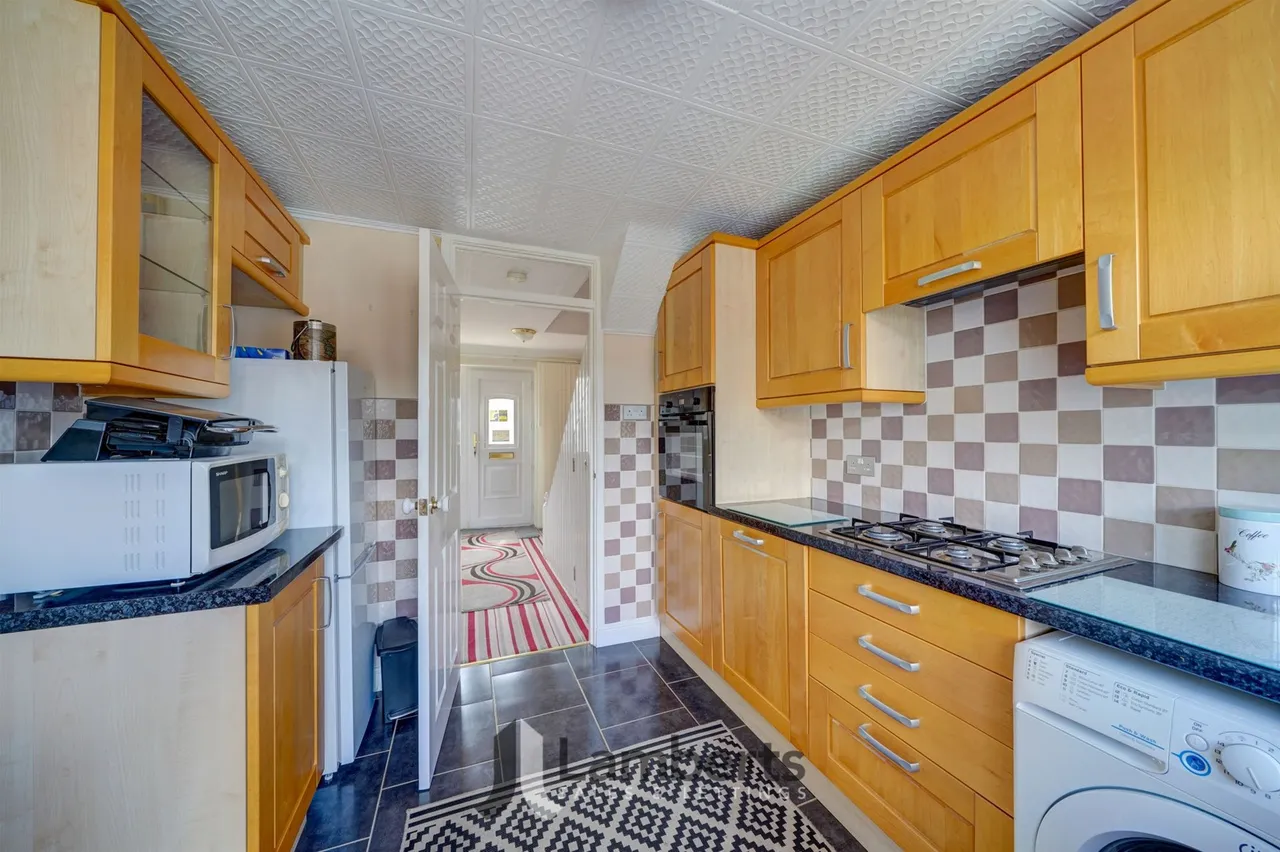 8 Stanley Close, Redditch, photo 3