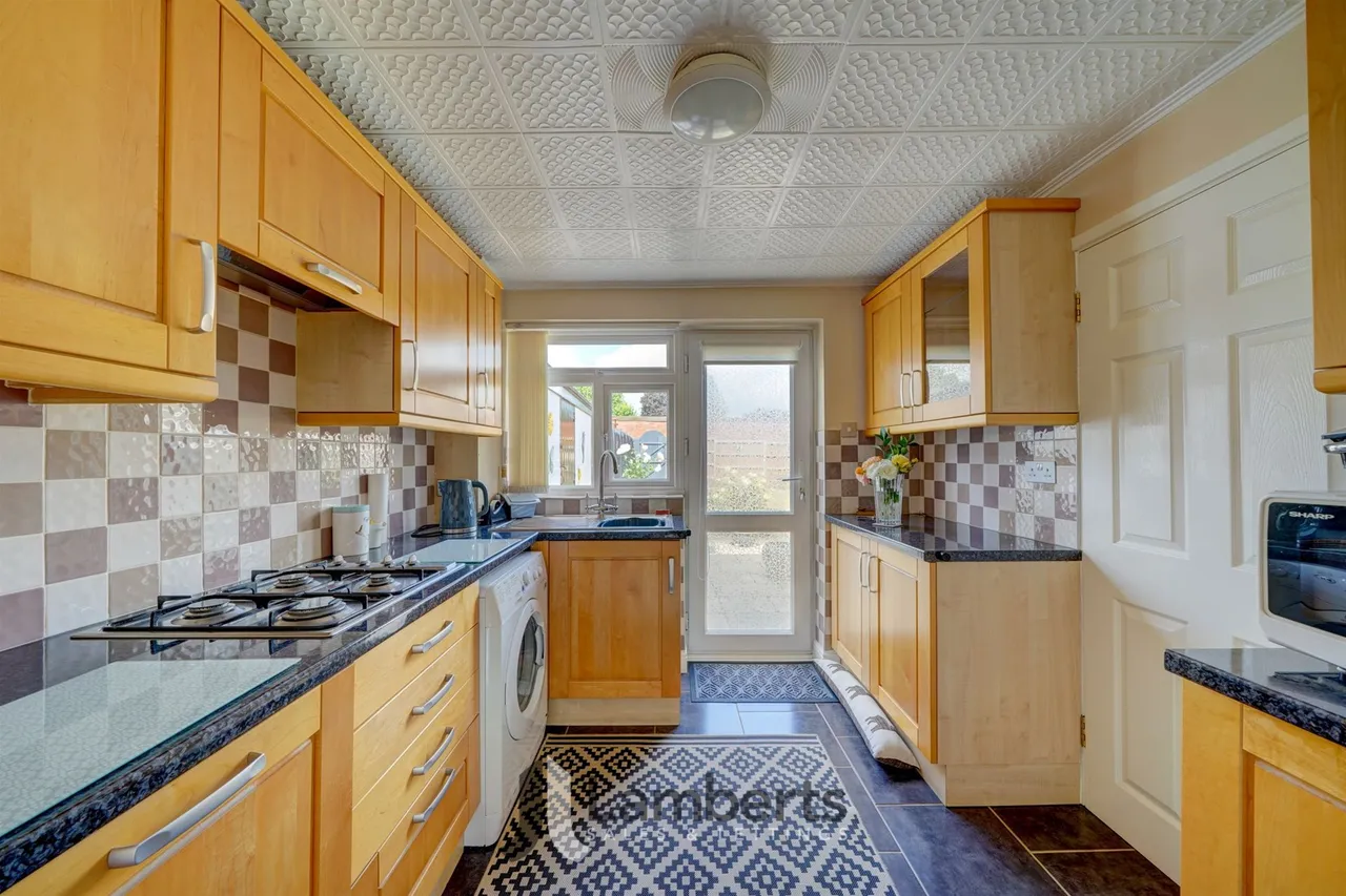8 Stanley Close, Redditch, photo 5