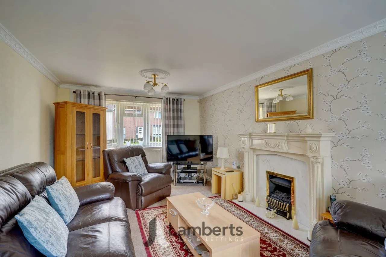 8 Stanley Close, Redditch, photo 2