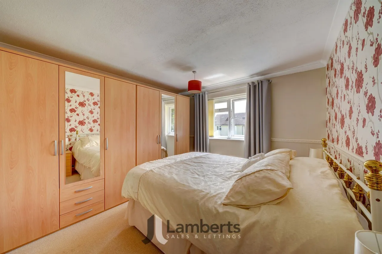 8 Stanley Close, Redditch, photo 9