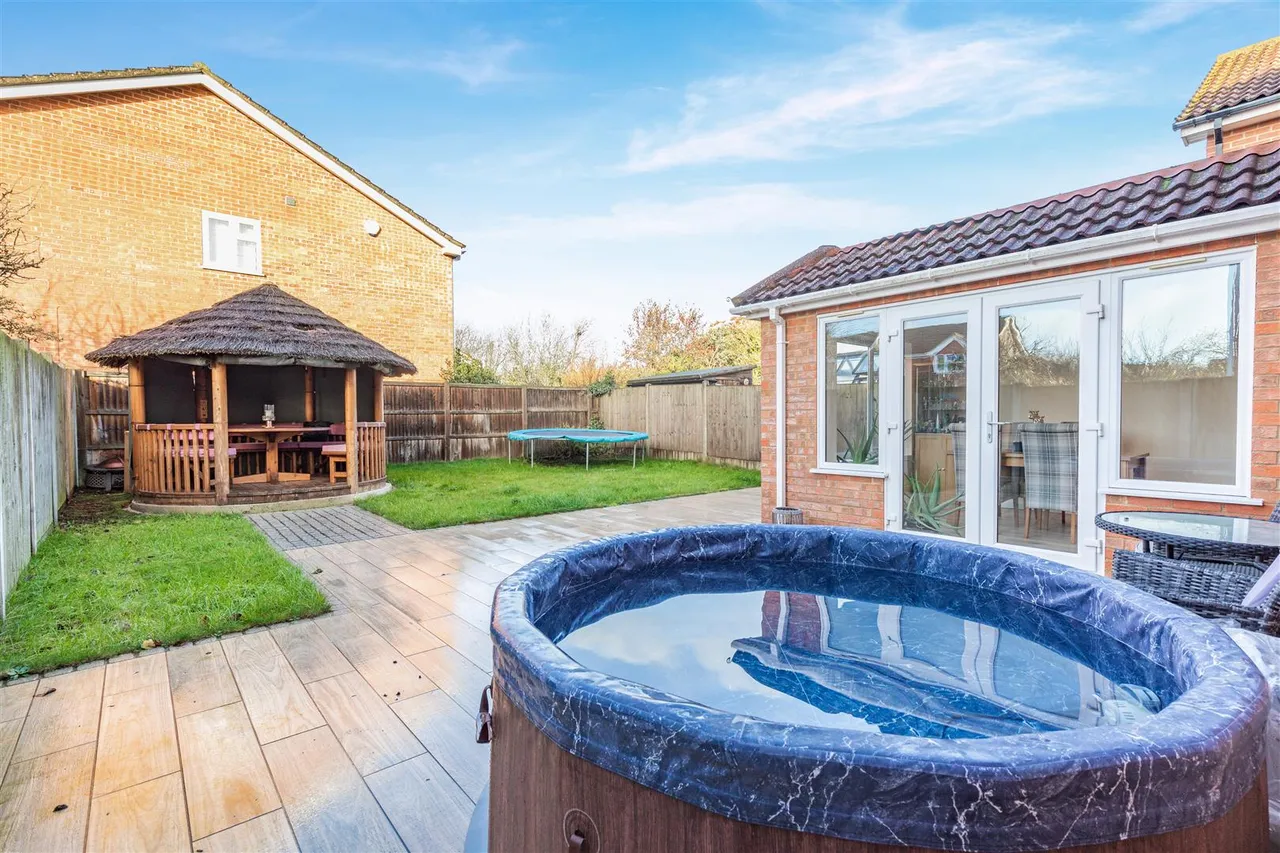 Hazelwood Drive, Maidstone, photo 9