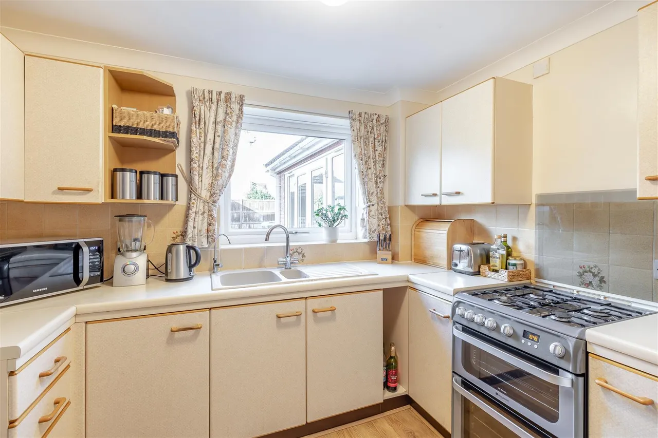 Hazelwood Drive, Maidstone, photo 5