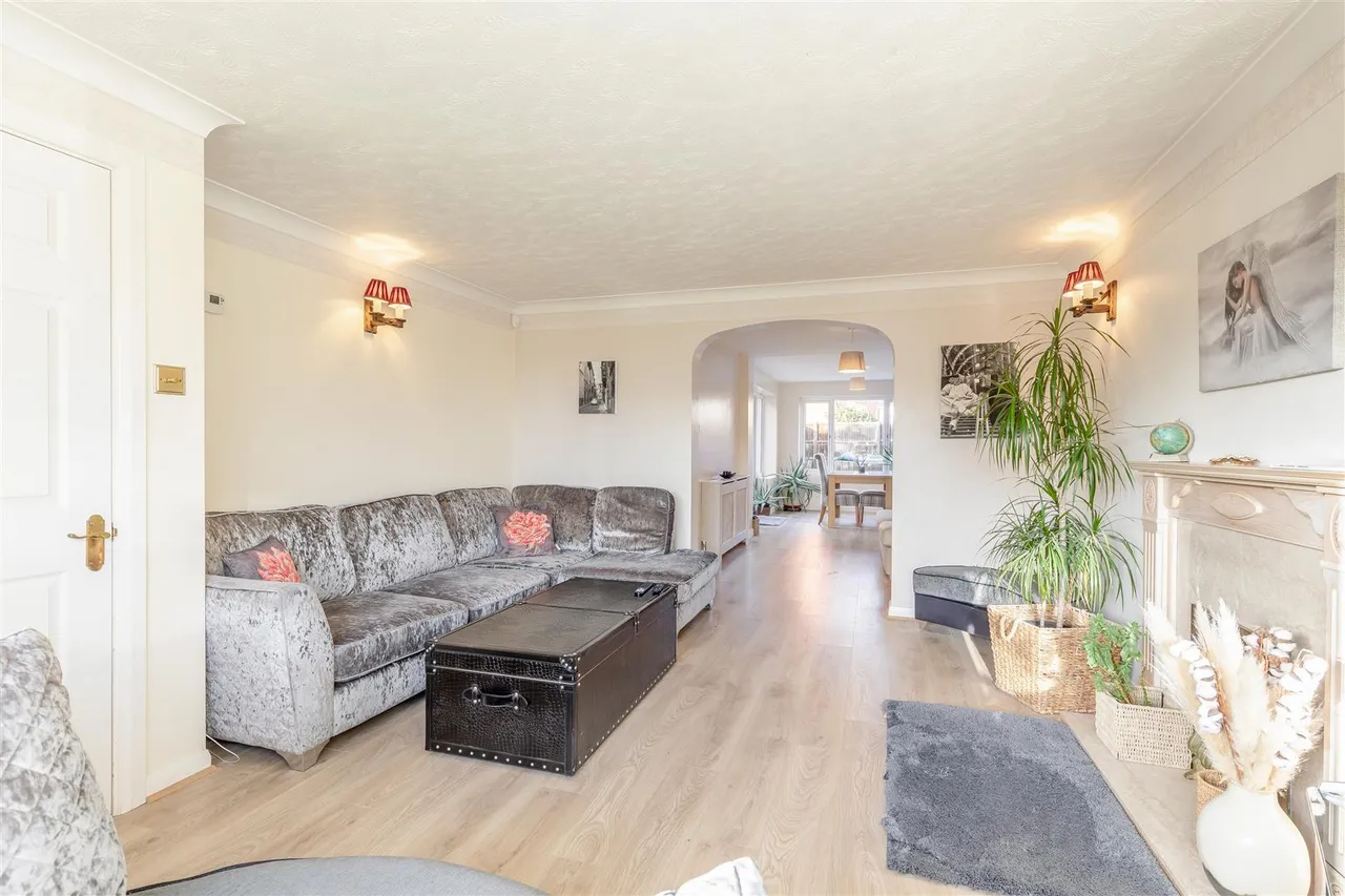 Hazelwood Drive, Maidstone, photo 2