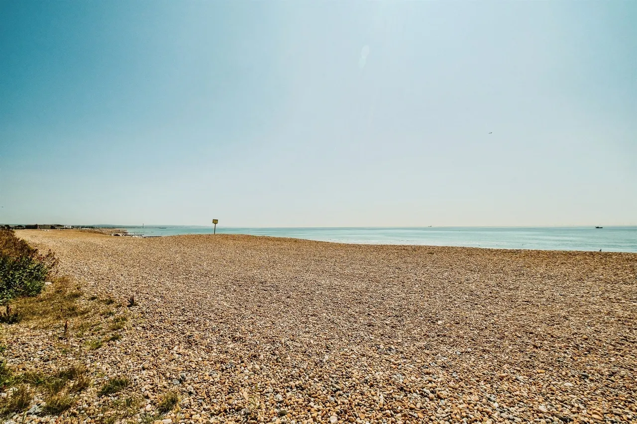 South Street, Lancing, BN15, photo 2
