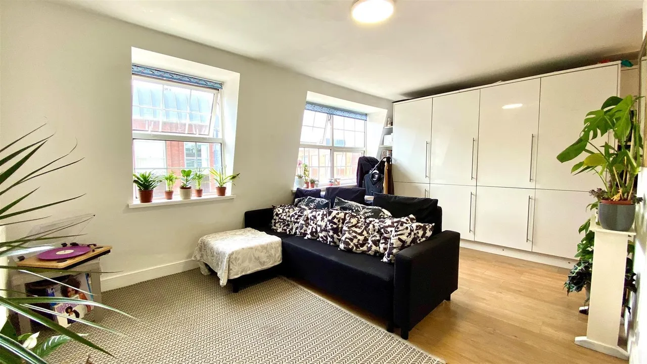 flat for sale — Upper Mulgrave Road, Cheam, Sutton, SM2 7AZ