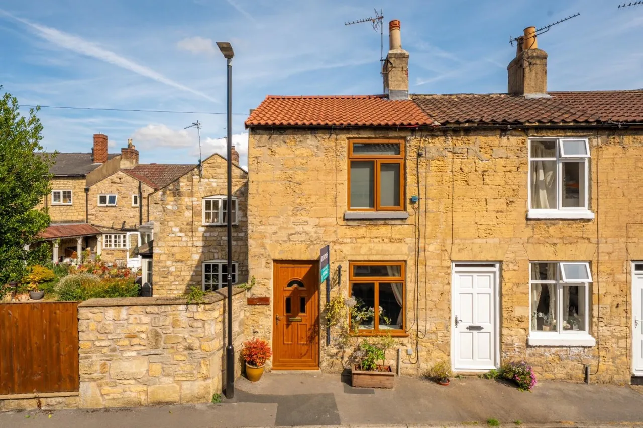 2 bed house for sale, Back Street, Wetherby, LS23