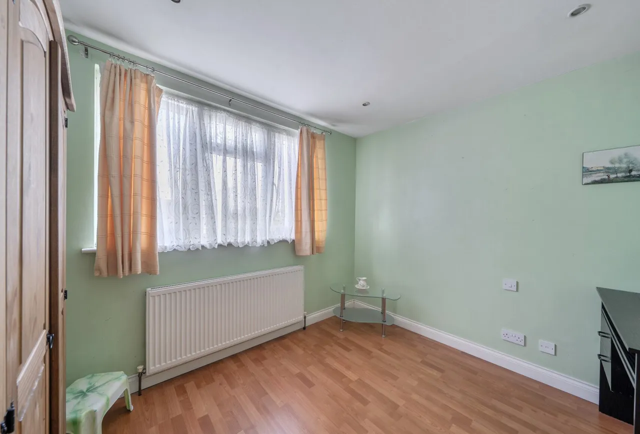 Rose Glen, London, NW9 0JR, photo 12