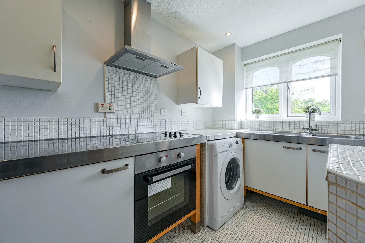 20 Armoury Road, London, photo 4