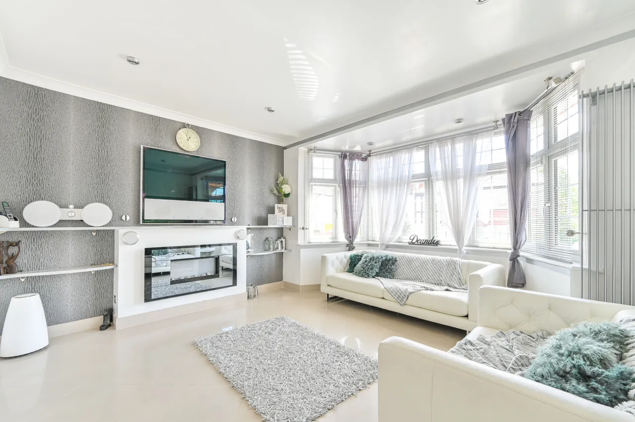 12 Grendon Gardens, Wembley, photo 4