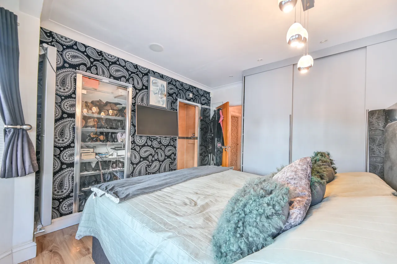 12 Grendon Gardens, Wembley, photo 8