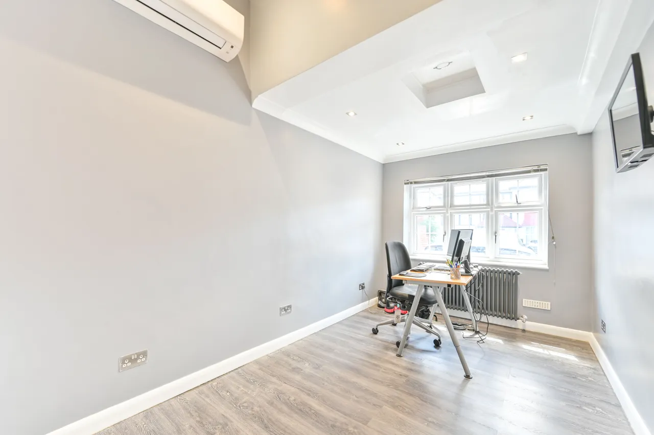 12 Grendon Gardens, Wembley, photo 10