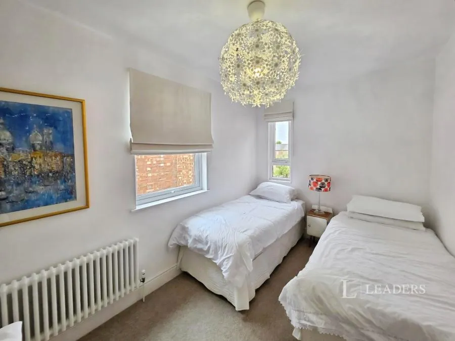 Doughty Street, Stamford, PE9, photo 13