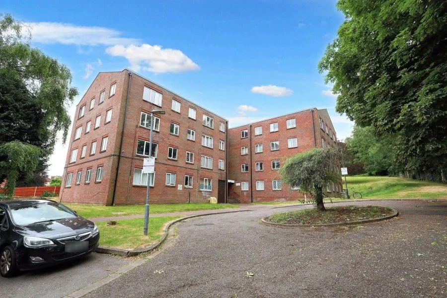 2 bed flat to rent, Leighton Buzzard Road, Hemel Hempstead, HP1