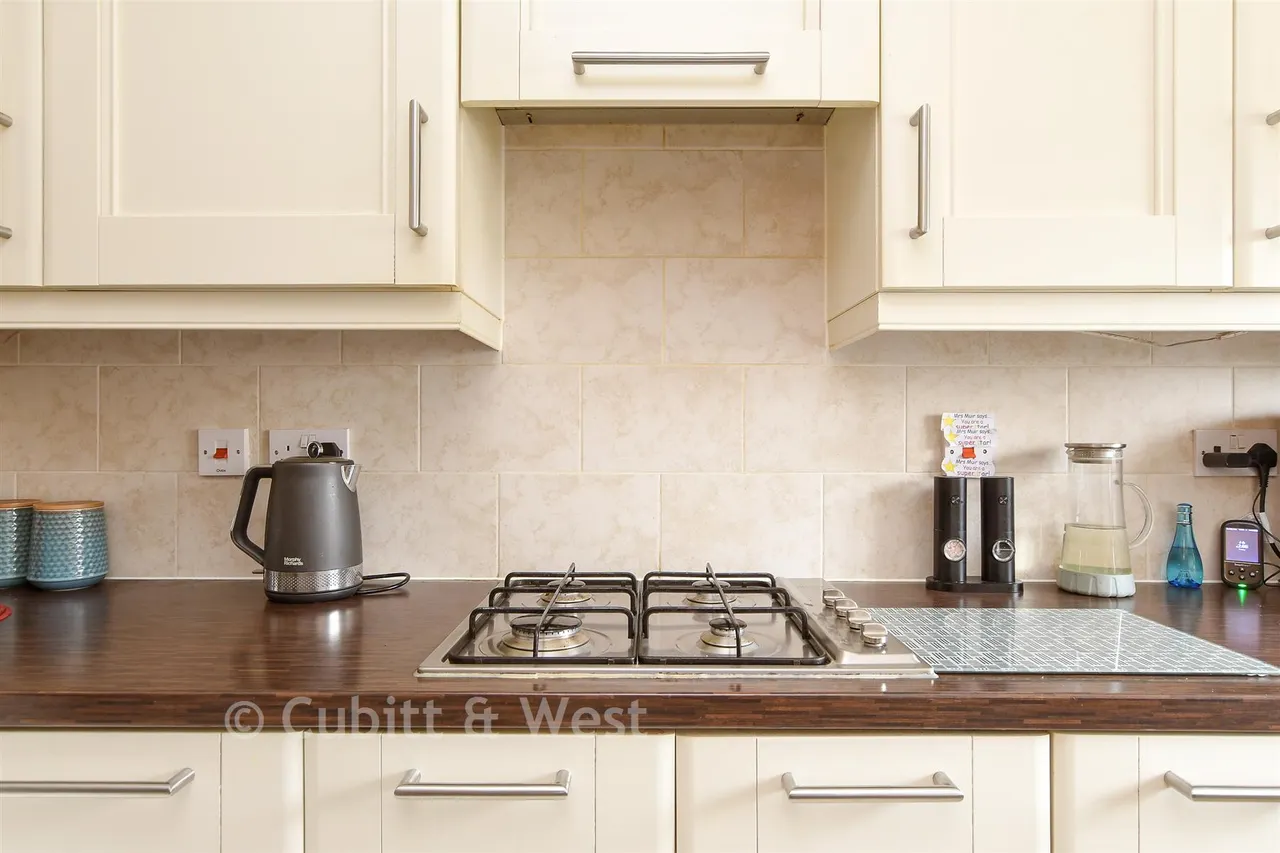 Reigate Road, Epsom, KT17, photo 7