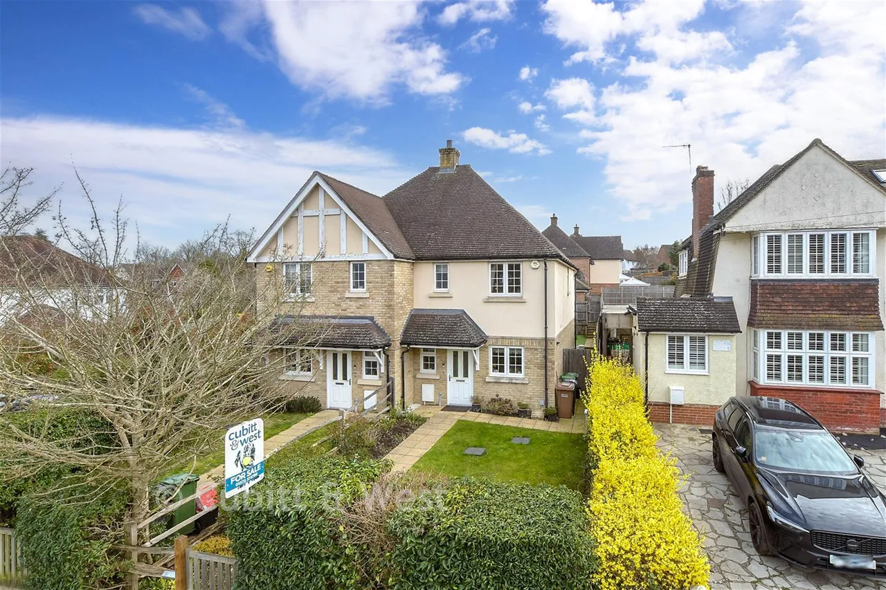 3 bed house for sale, Reigate Road, Epsom, KT17