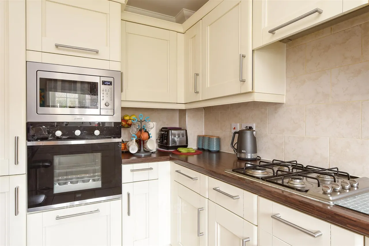 Reigate Road, Epsom, KT17, photo 8