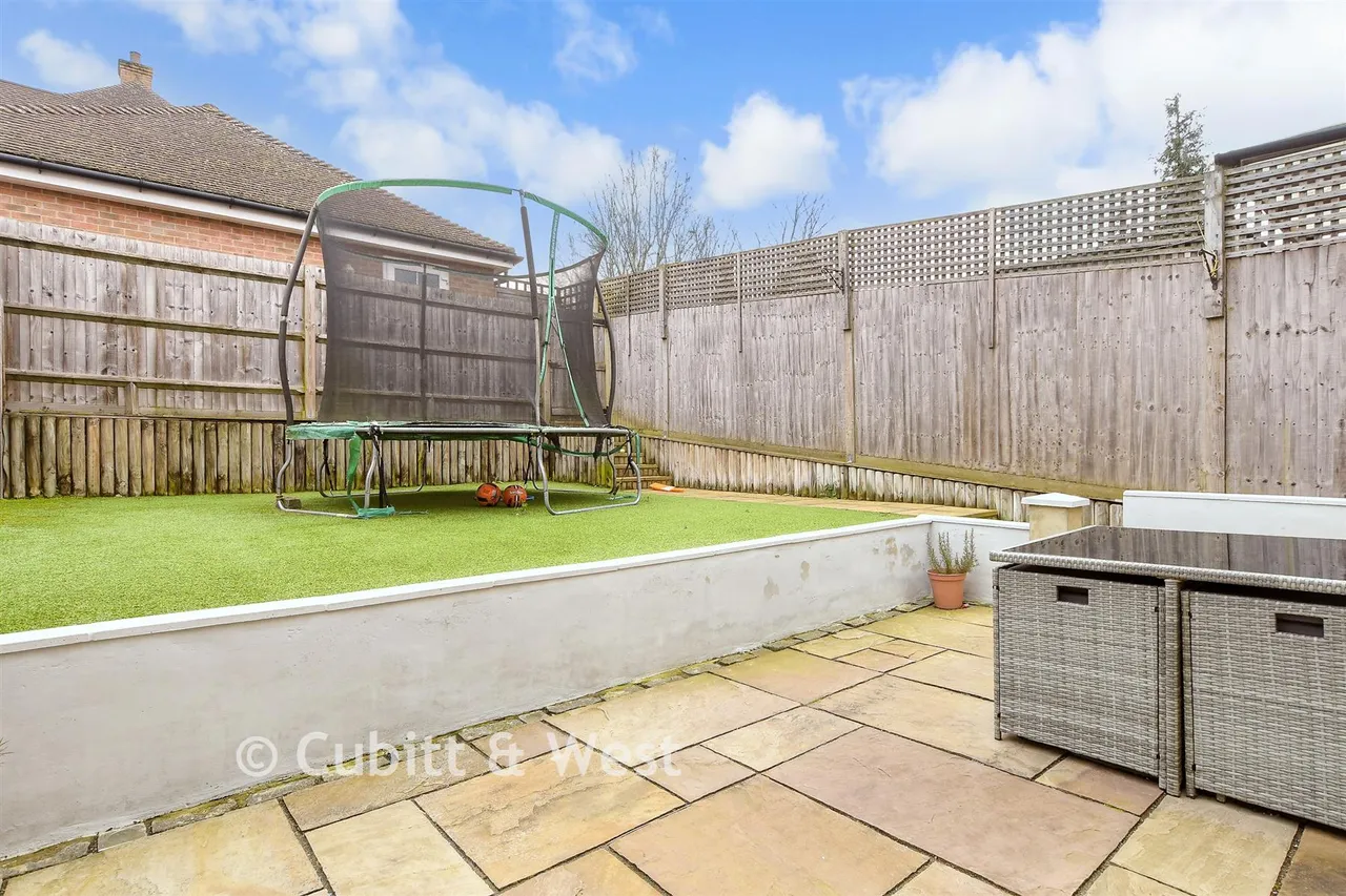 Reigate Road, Epsom, KT17, photo 16
