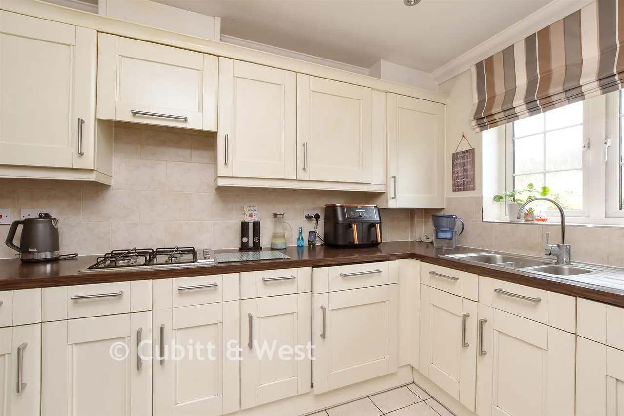 Reigate Road, Epsom, KT17, photo 3