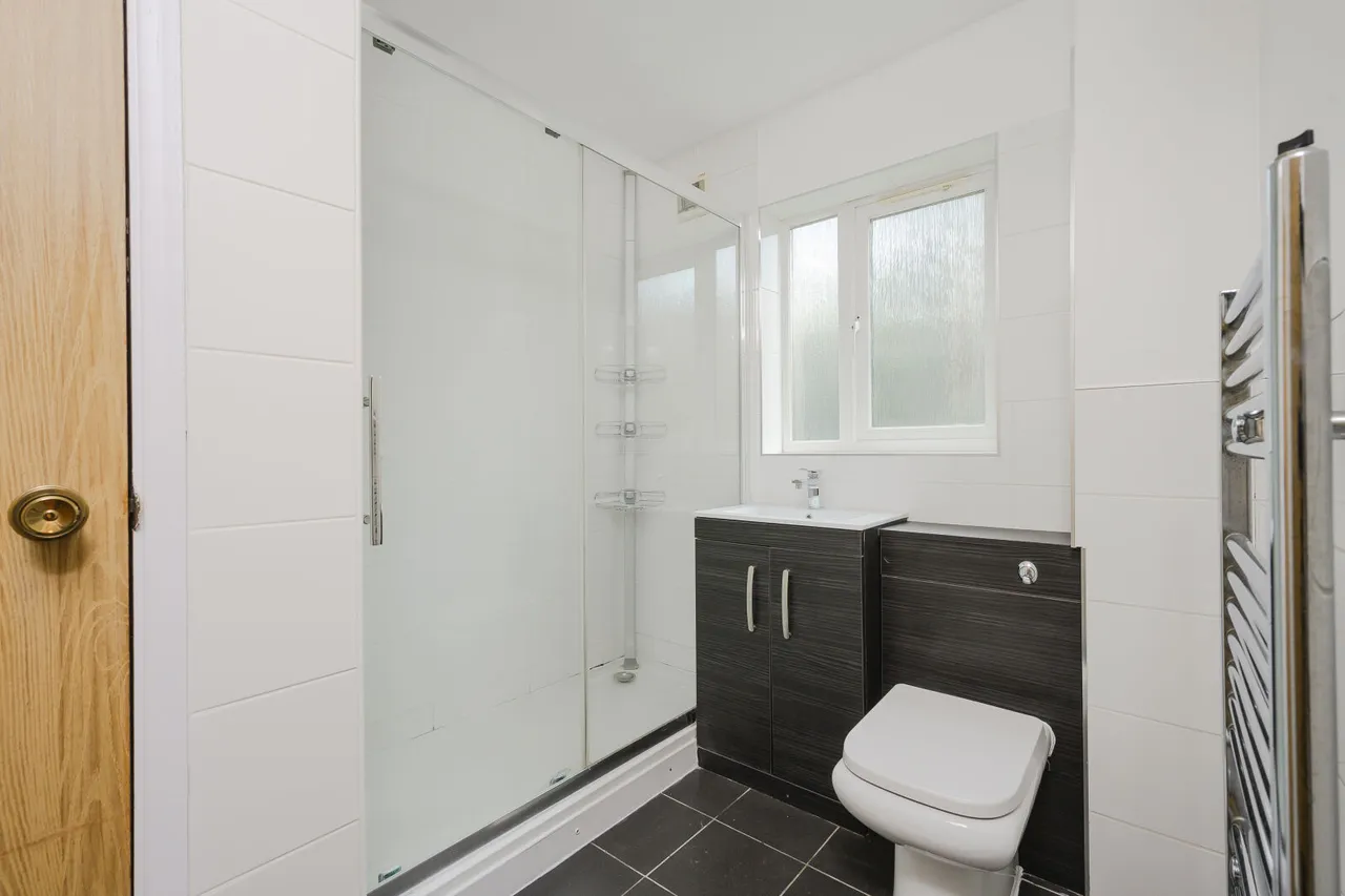St. Benedicts Close, London, SW17, photo 5
