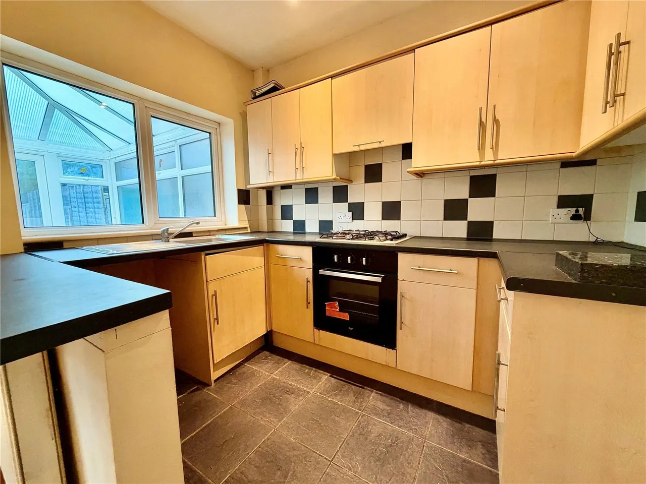Lindbury Avenue, Stockport, SK2, photo 4