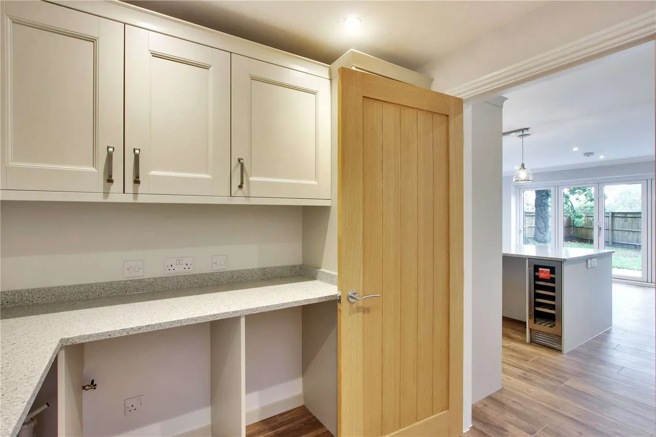 Claygate Road, Yalding, ME18, photo 6