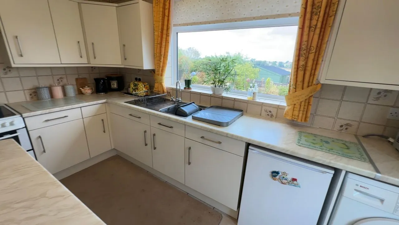 Field Lane, Burton-On-Trent, DE13, photo 4