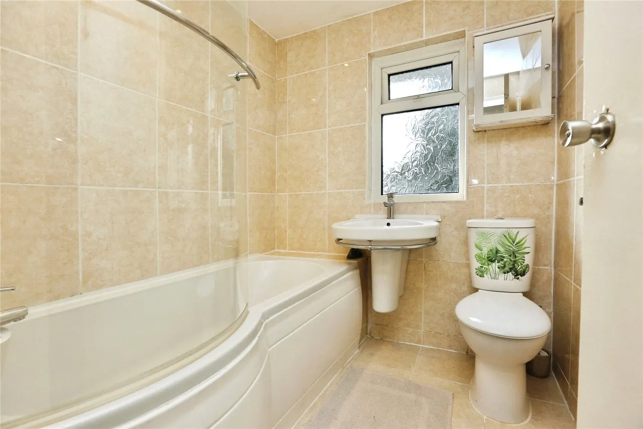 Woolston Road, Netley Abbey, SO31, photo 14