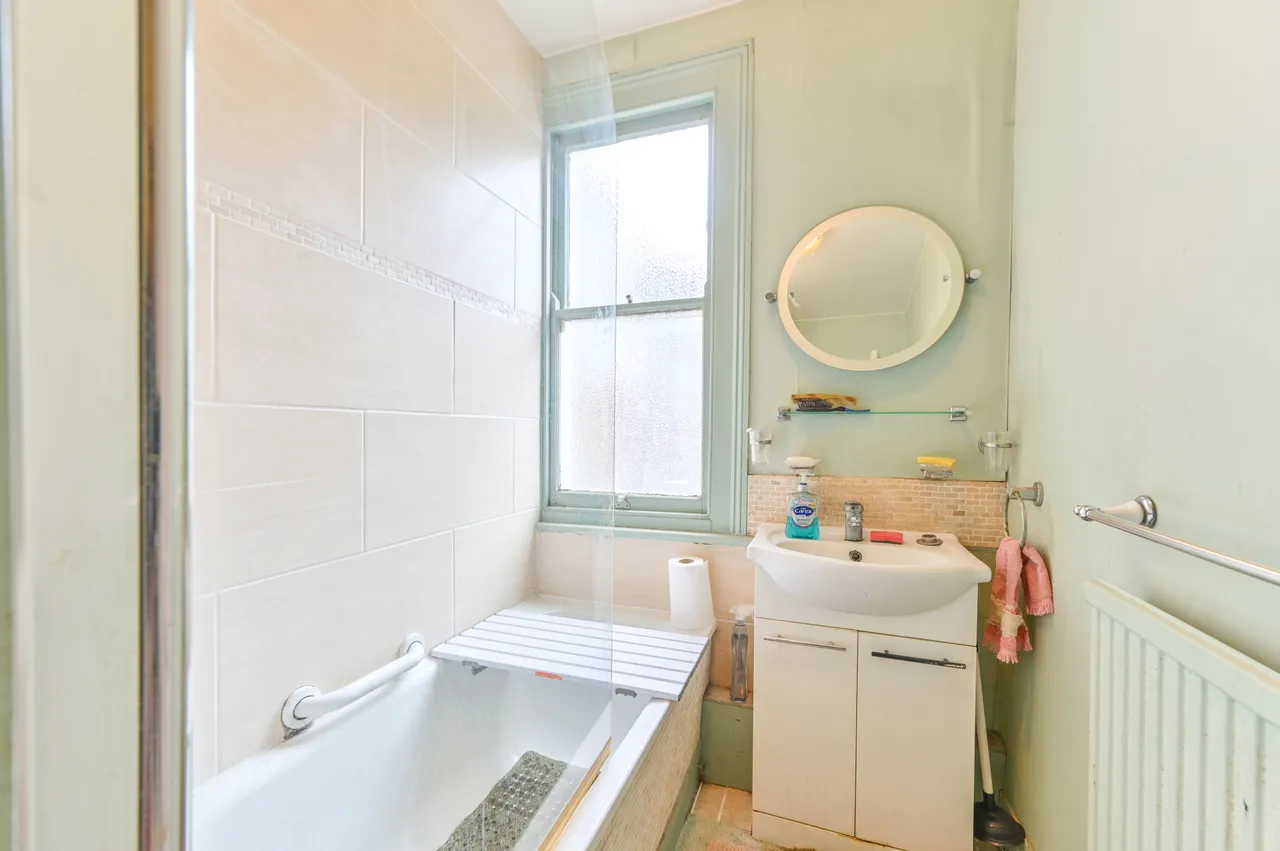 24a Huddlestone Road, London, photo 5