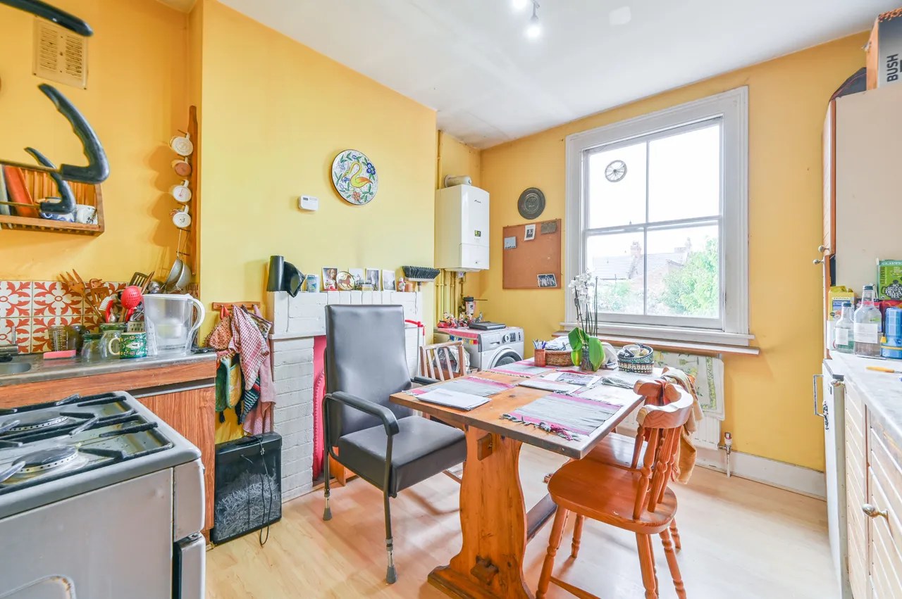 24a Huddlestone Road, London, photo 2