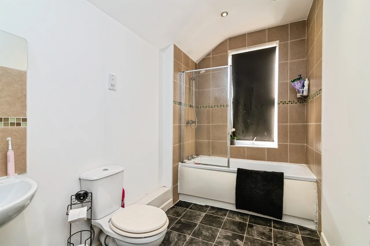 Wallis Street, Nottingham, NG6, photo 19